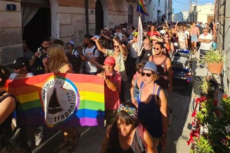 bakeca gay siracusa|cerco